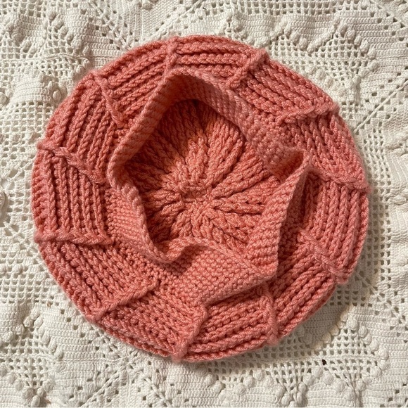 💫 Handmade Crochet Pink Mod 60s Style Baby Pink Hat - Picture 3 of 4